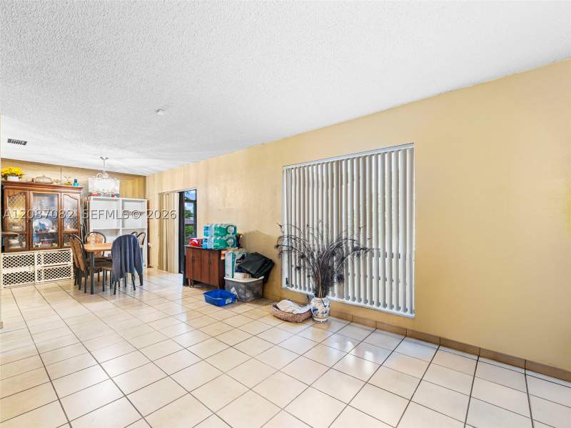 3 bedroom SingleFamilyResidence at 5440 E 7th Ave, Saratoga Heights Re-Sub, Hialeah — photo 5