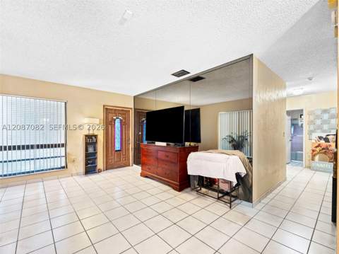 5440 E 7th Ave, Hialeah FL - photo 7 of 45