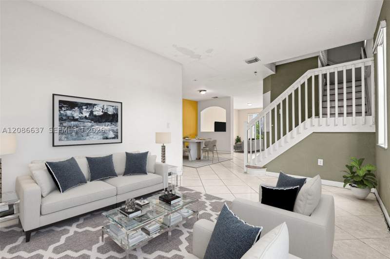 4 bedroom Townhouse at 11401 NW 76th Ter, Doral Isles North Sec Two, Doral — photo 5