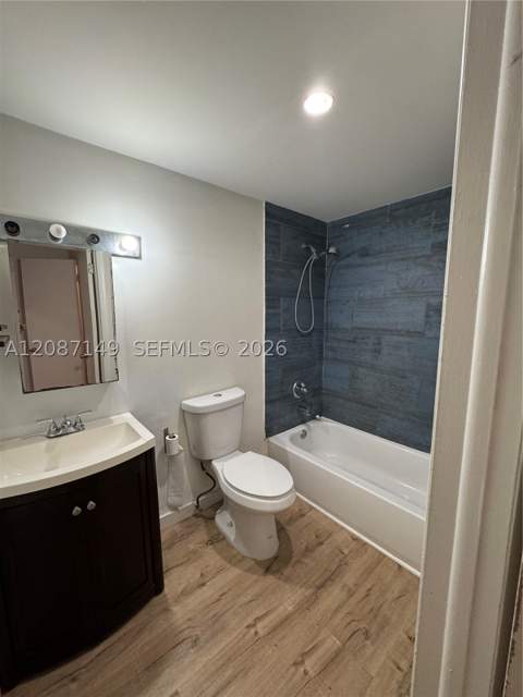 645 NE 121st St 304, North Miami FL - photo 11 of 22
