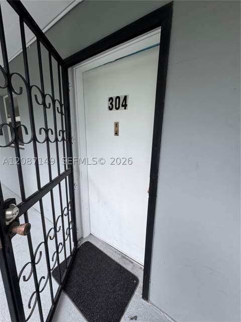 645 NE 121st St 304, North Miami FL - photo 17 of 22