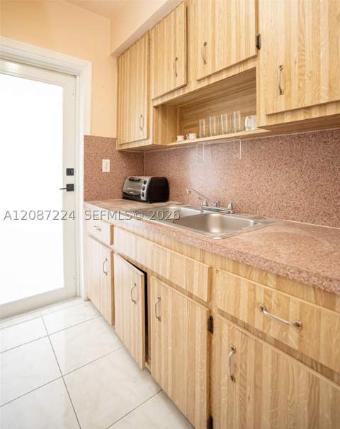 637 SW 11th St 6W, Miami FL - photo 13 of 30
