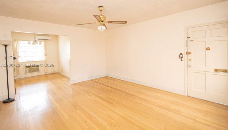 1 bedroom StockCooperative at 637 SW 11th St 6W, Sweet-El Condo, Miami — photo 2