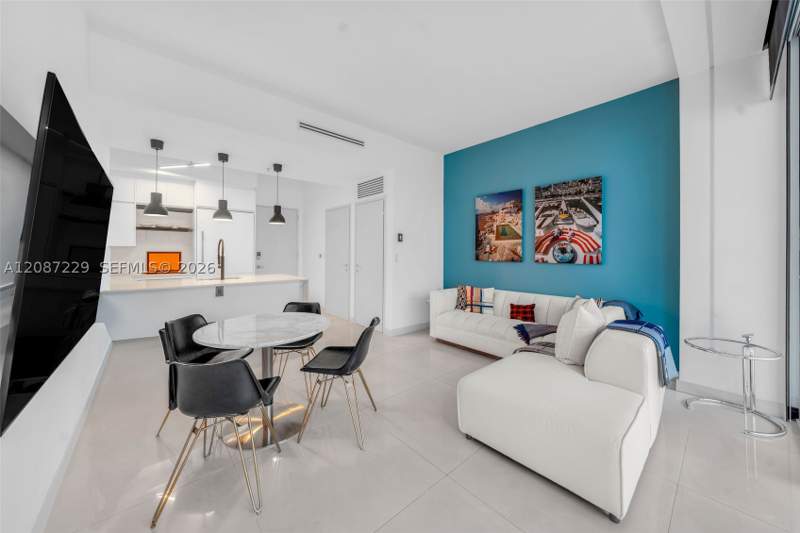 1 bedroom Condominium at 50 S Pointe Dr 514, Continuum On South Beach, Miami Beach — photo 3