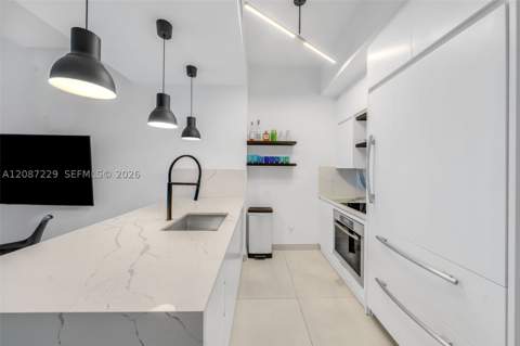 50 S Pointe Dr 514, Miami Beach FL - photo 7 of 19