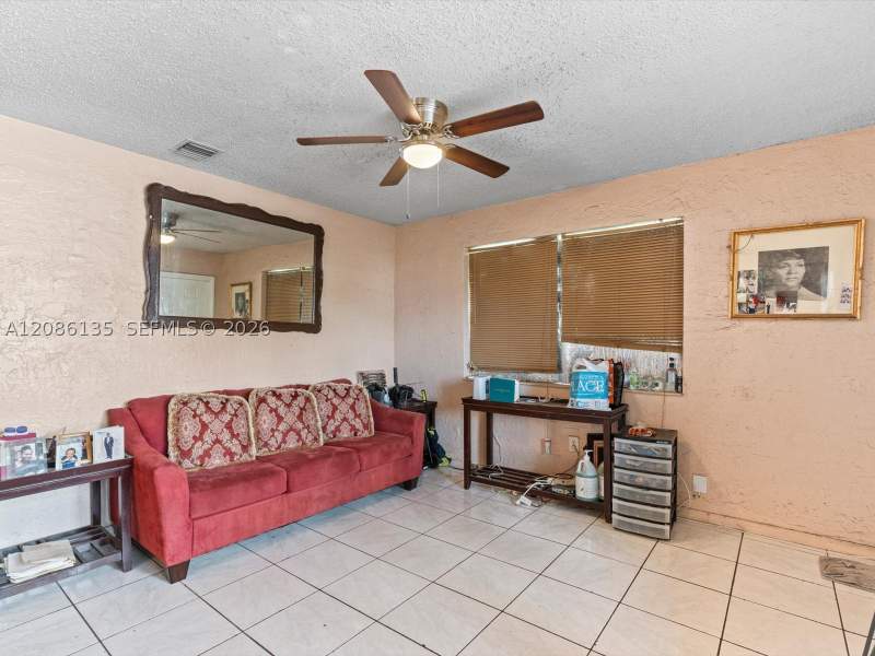 3 bedroom SingleFamilyResidence at 2118 NW 47th St, Earlington Heights, Miami — photo 3