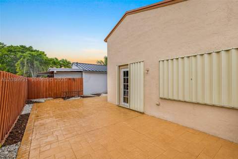 6746 NW 199th St, Hialeah FL - photo 6 of 28