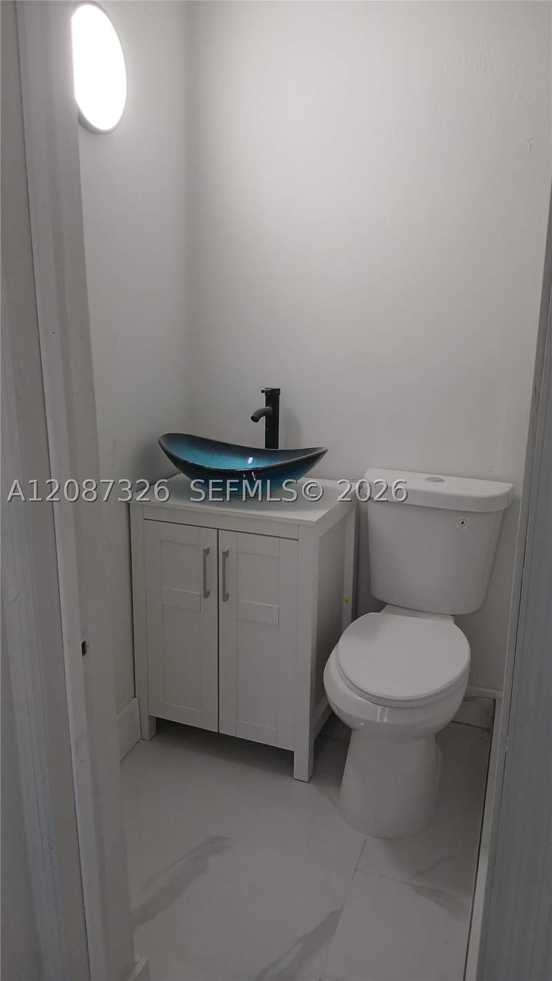 4 bedroom SingleFamilyResidence at 4391 NW 169th Ter, Venetian Development Sub-, Miami Gardens — photo 4