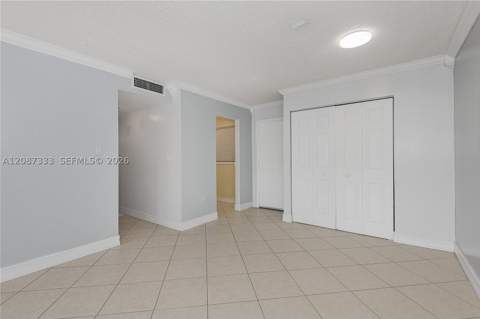 1725 W 60th St F126, Hialeah FL - photo 10 of 23