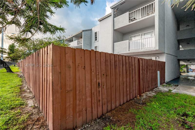 1 bedroom Condominium at 1725 W 60th St F126, Los Suenos Condo, Hialeah — photo 3