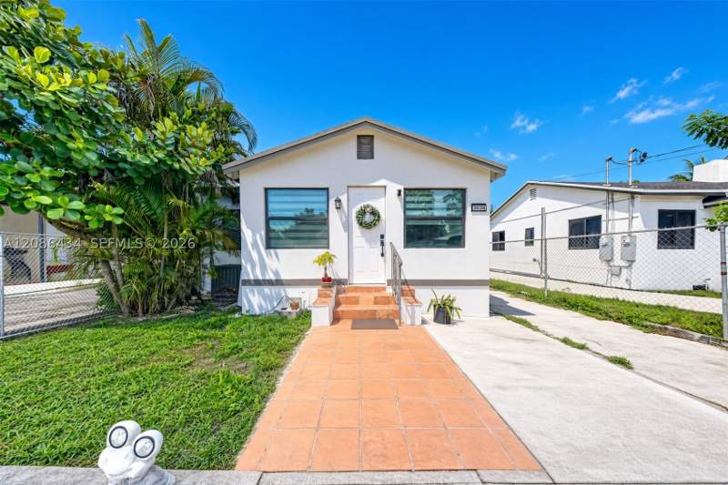 3 bedroom SingleFamilyResidence at 3036 NW 13th Ave, West End Park Amd Pl, Miami — photo 2