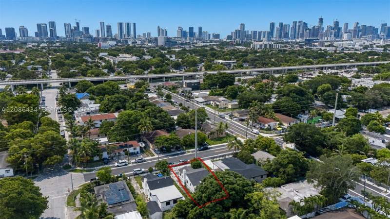 3 bedroom SingleFamilyResidence at 3036 NW 13th Ave, West End Park Amd Pl, Miami — photo 5
