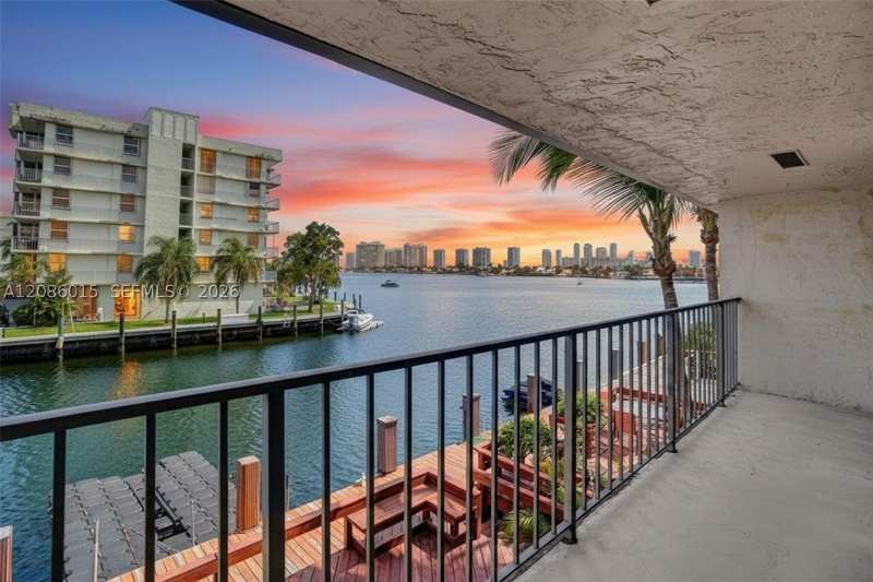 3 bedroom Townhouse at 2689 NE 165th St 56, Lakeview Townhouses Condo, North Miami Beach — photo 1