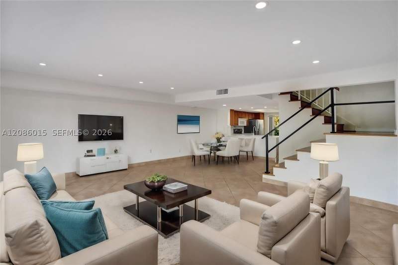 3 bedroom Townhouse at 2689 NE 165th St 56, Lakeview Townhouses Condo, North Miami Beach — photo 5