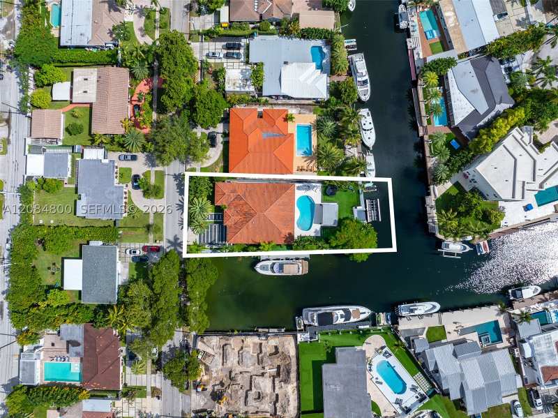 4 bedroom SingleFamilyResidence at 12905 Ixora Rd, Venetian Sec Keystone Poi, North Miami — photo 1