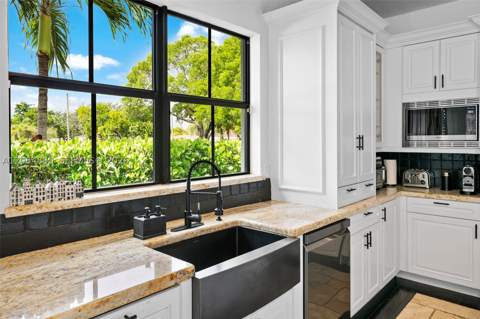 12905 Ixora Rd, North Miami FL - photo 18 of 96
