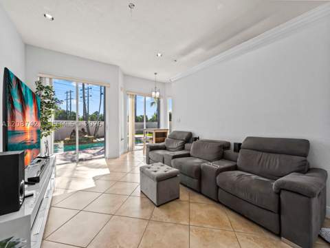 14683 SW 132nd Ave, Miami FL - photo 6 of 26