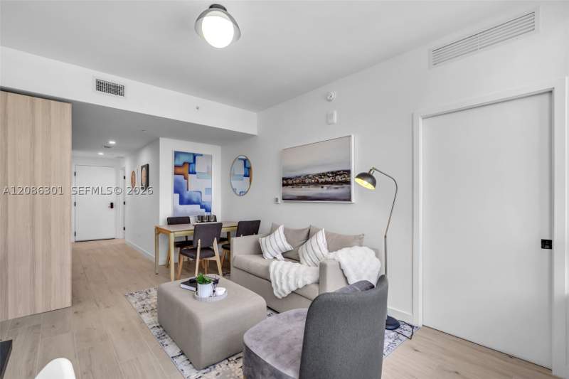 2 bedroom Condominium at 225 N Miami Ave 3501, District 225, Miami — photo 3