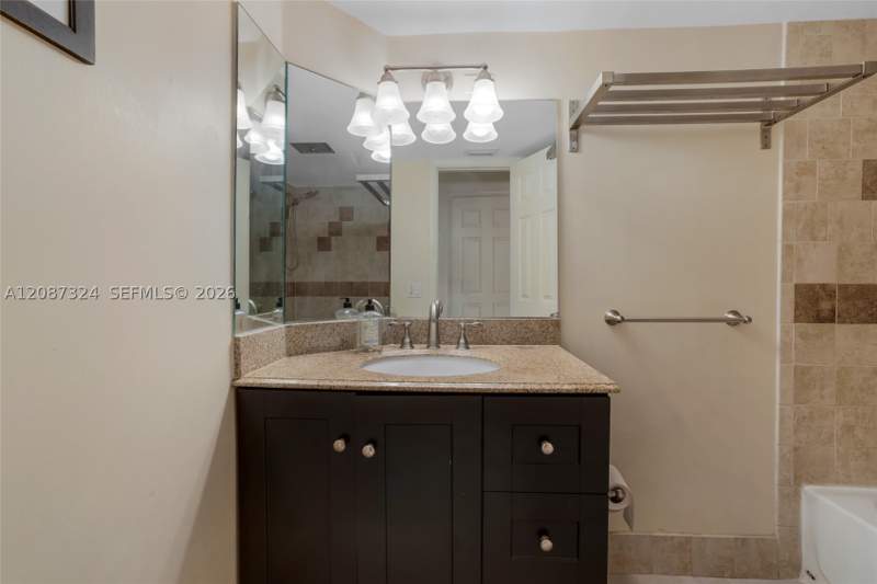 1 bedroom Condominium at 1401 NE 191st St D107, Rolling Green Condo D, Miami — photo 5