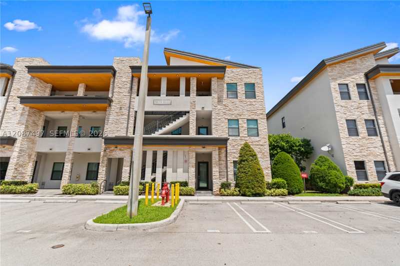 3 bedroom Condominium at 7865 NW 104th Ave 4, Grand Bay South Villas, Doral — photo 1