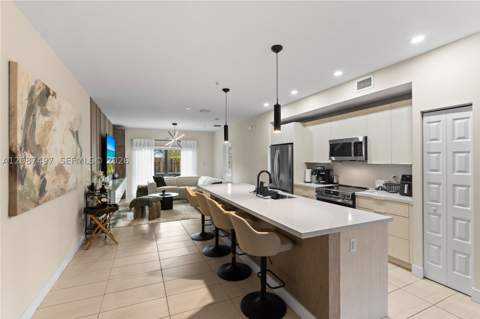 7865 NW 104th Ave 4, Doral FL - photo 6 of 43