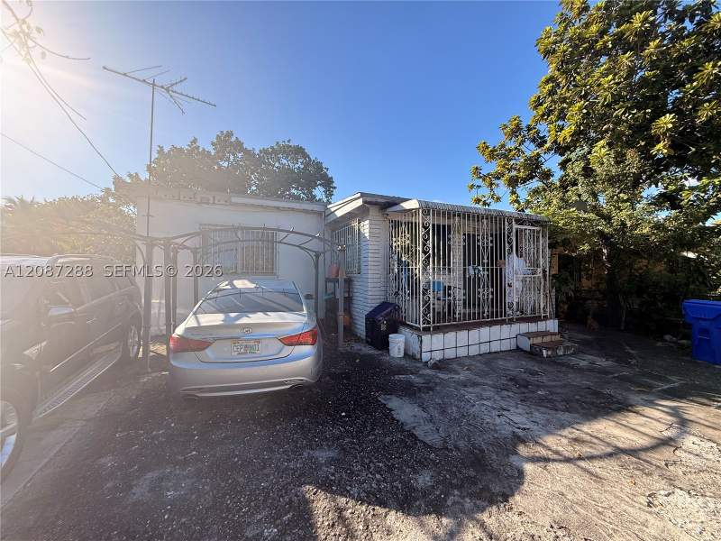 2 bedroom SingleFamilyResidence at 2834 NW 11th Ave, Santa Clara Sub, Miami — photo 2