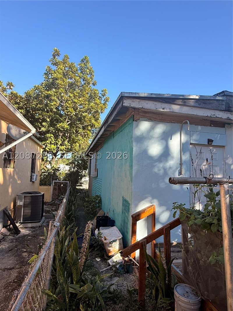 2 bedroom SingleFamilyResidence at 2834 NW 11th Ave, Santa Clara Sub, Miami — photo 3