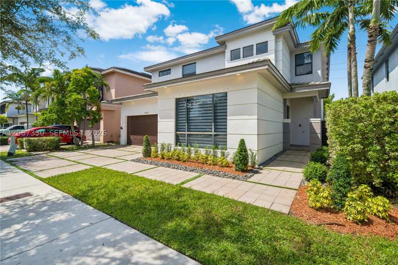5 bedroom SingleFamilyResidence at 16025 SW 136th Ter, Crestview West, Miami — photo 1