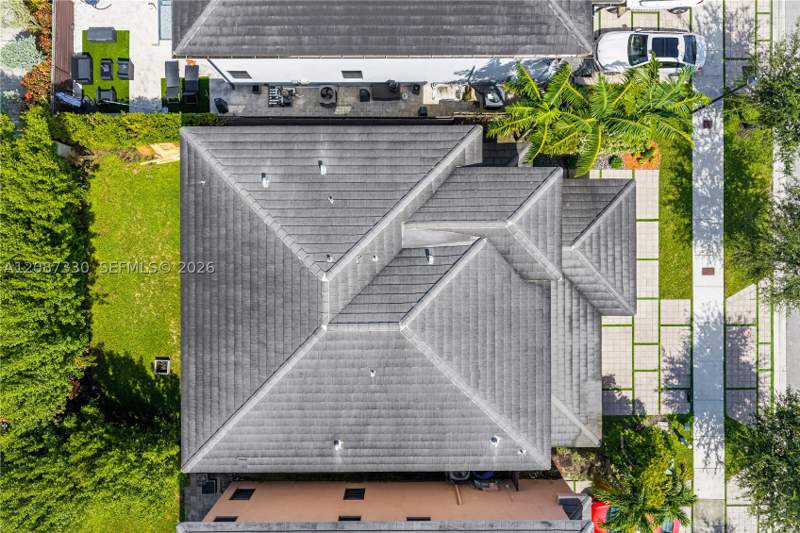 5 bedroom SingleFamilyResidence at 16025 SW 136th Ter, Crestview West, Miami — photo 4