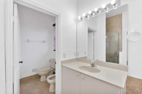 8911 NW 178th Lane, Hialeah FL - photo 18 of 29