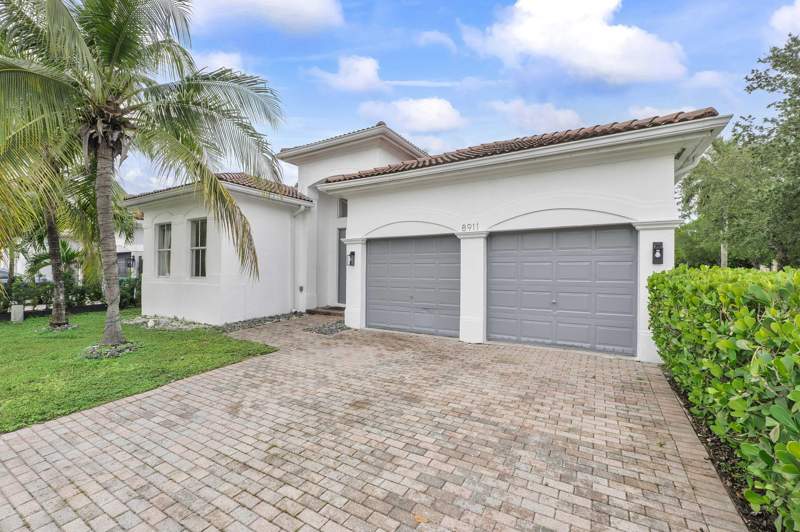 4 bedroom SingleFamilyResidence at 8911 NW 178th Lane, Century Gardens, Hialeah — photo 3