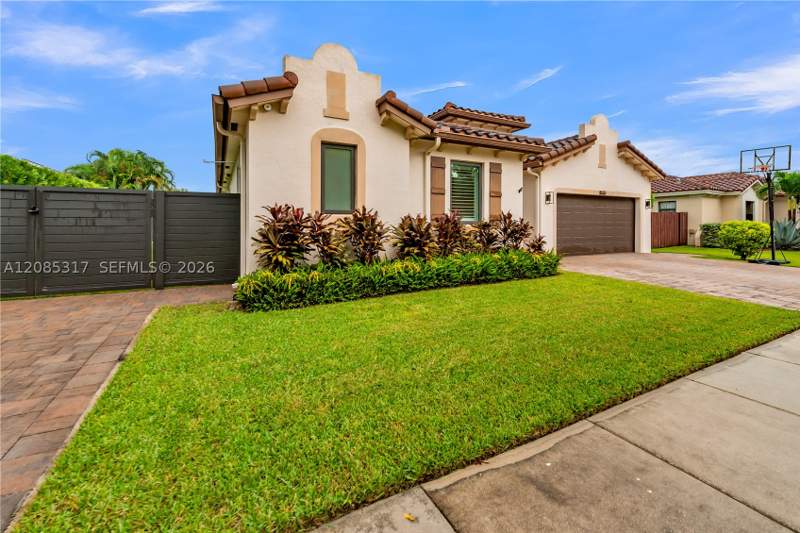 4 bedroom SingleFamilyResidence at 15255 SW 173rd St, Venetian Parc West, Miami — photo 3