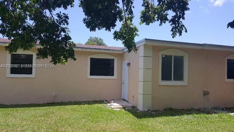 4 bedroom SingleFamilyResidence at 28704 SW 147th Pl, Lee Bell Homes, Homestead — photo 3
