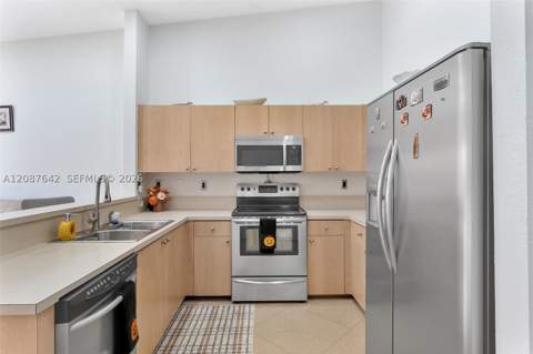17133 SW 137th Pl, Miami FL - photo 13 of 26