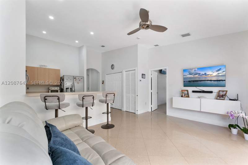 3 bedroom Villa at 17133 SW 137th Pl, Cazadores Sub South, Miami — photo 5