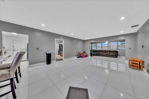 1745 NW 189th Ter, Miami Gardens FL - photo 11 of 33
