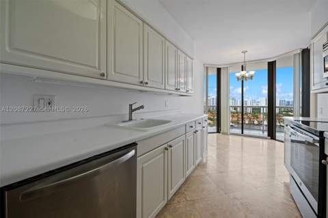 3640 Yacht Club Drive 1807, Aventura FL - photo 10 of 42