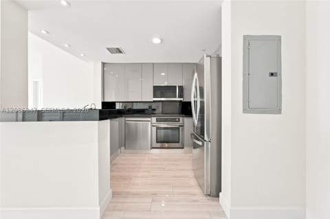 2101 Brickell Ave 3107, Miami FL - photo 6 of 60