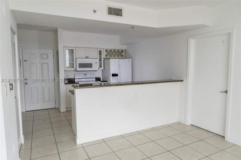 2 bedroom Condominium at 1 Glen Royal Pkwy 809, Altos De Miami Condo, Miami — photo 4