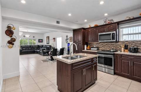 735 NW 129th St, North Miami FL - photo 10 of 22