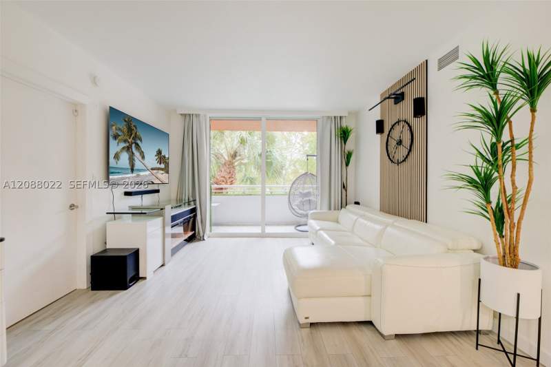 2 bedroom Condominium at 2775 NE 187th St 215, Venture At Aventura West, Aventura — photo 3