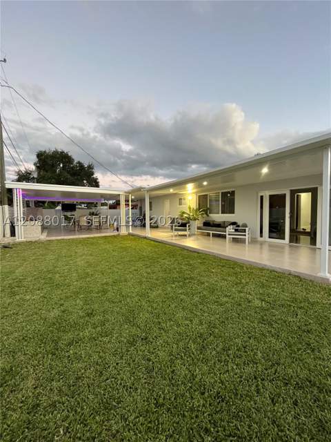 10521 Caribbean Blvd, Cutler Bay FL - photo 10 of 11