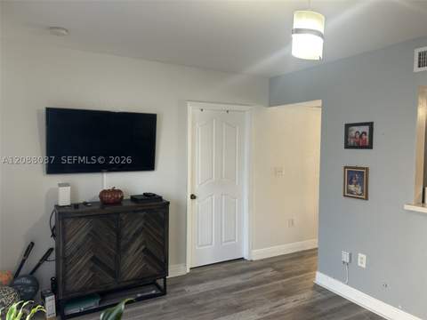 18859 NW 86th Ave 3305, Hialeah FL - photo 7 of 32