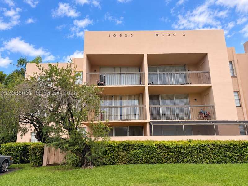 1 bedroom Condominium at 10625 SW 112th Ave 111, The Gardens Of Kendall Co, Miami — photo 1