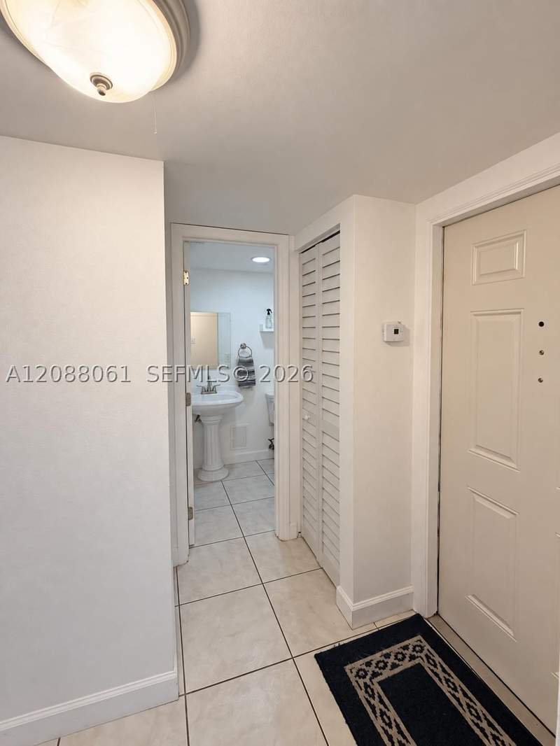 1 bedroom Condominium at 10625 SW 112th Ave 111, The Gardens Of Kendall Co, Miami — photo 4