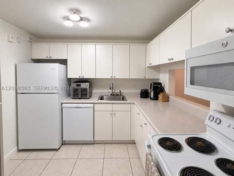 10625 SW 112th Ave 111, Miami FL - photo 6 of 33