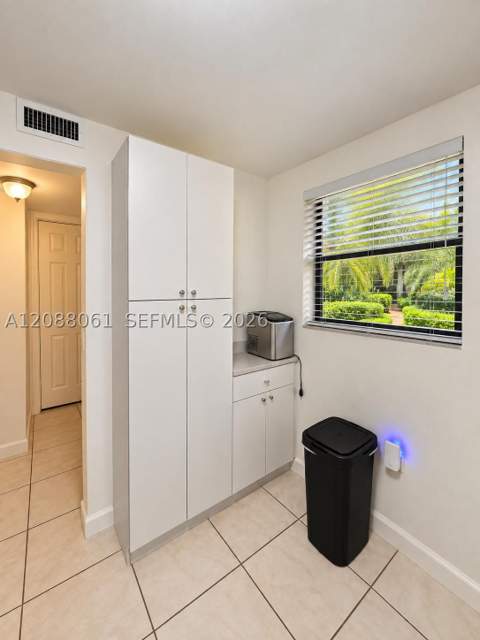 10625 SW 112th Ave 111, Miami FL - photo 7 of 33