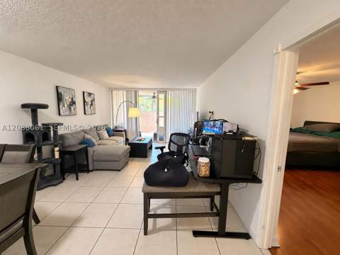 10625 SW 112th Ave 111, Miami FL - photo 9 of 33