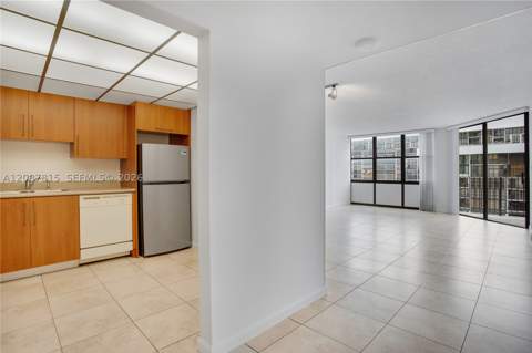 1901 Brickell Ave B1702, Miami FL - photo 13 of 32