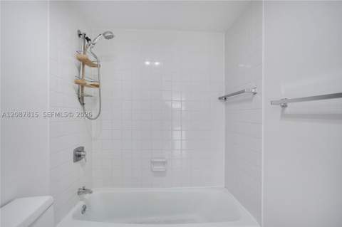 1901 Brickell Ave B1702, Miami FL - photo 9 of 32